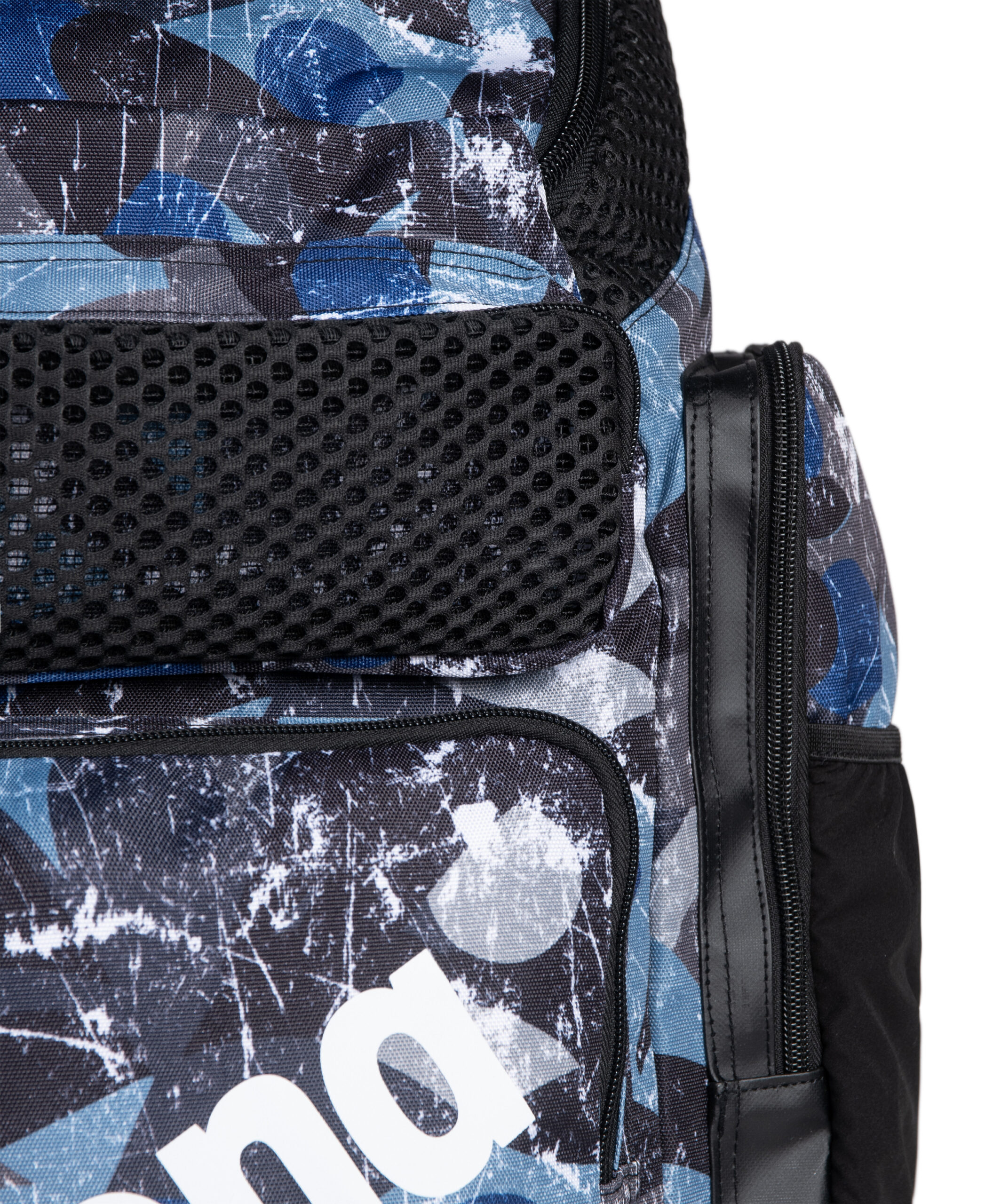 010232-901-ARENA ONE GO BACKPACK 45L AO-S-007.550a6164 Zaino ARENA ONE GO Backpack 45 L Scratched