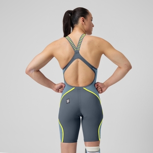 81585519134 b Fastskin LZR Pure Intent 2.0 Openback Kneeskin Donna Grey/Blue/Yellow