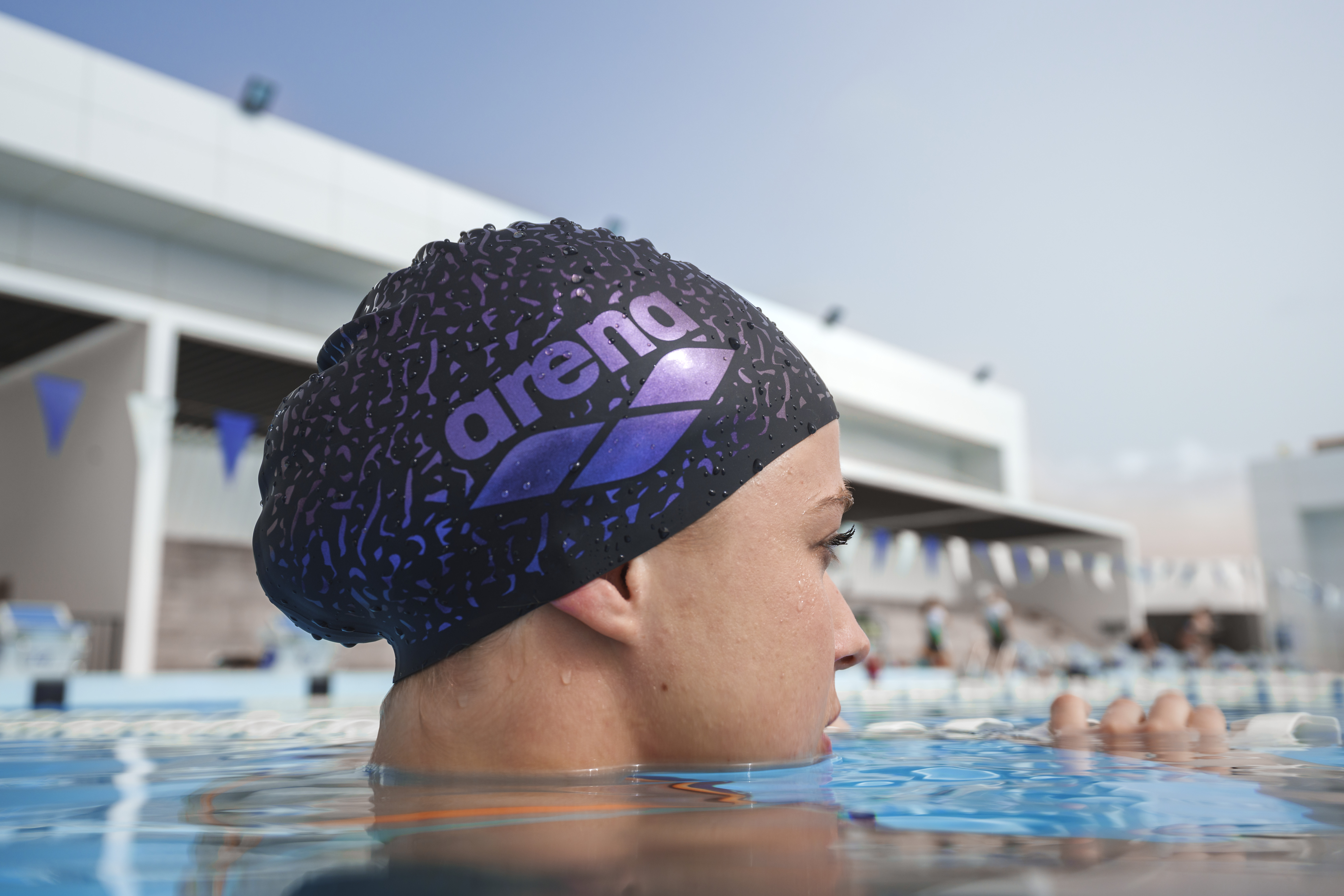 COLLECTION-PHOTOSHOOT-SS25_009386-203.cea49618 Cuffia nuoto Silicone SHINE CAP ARENA