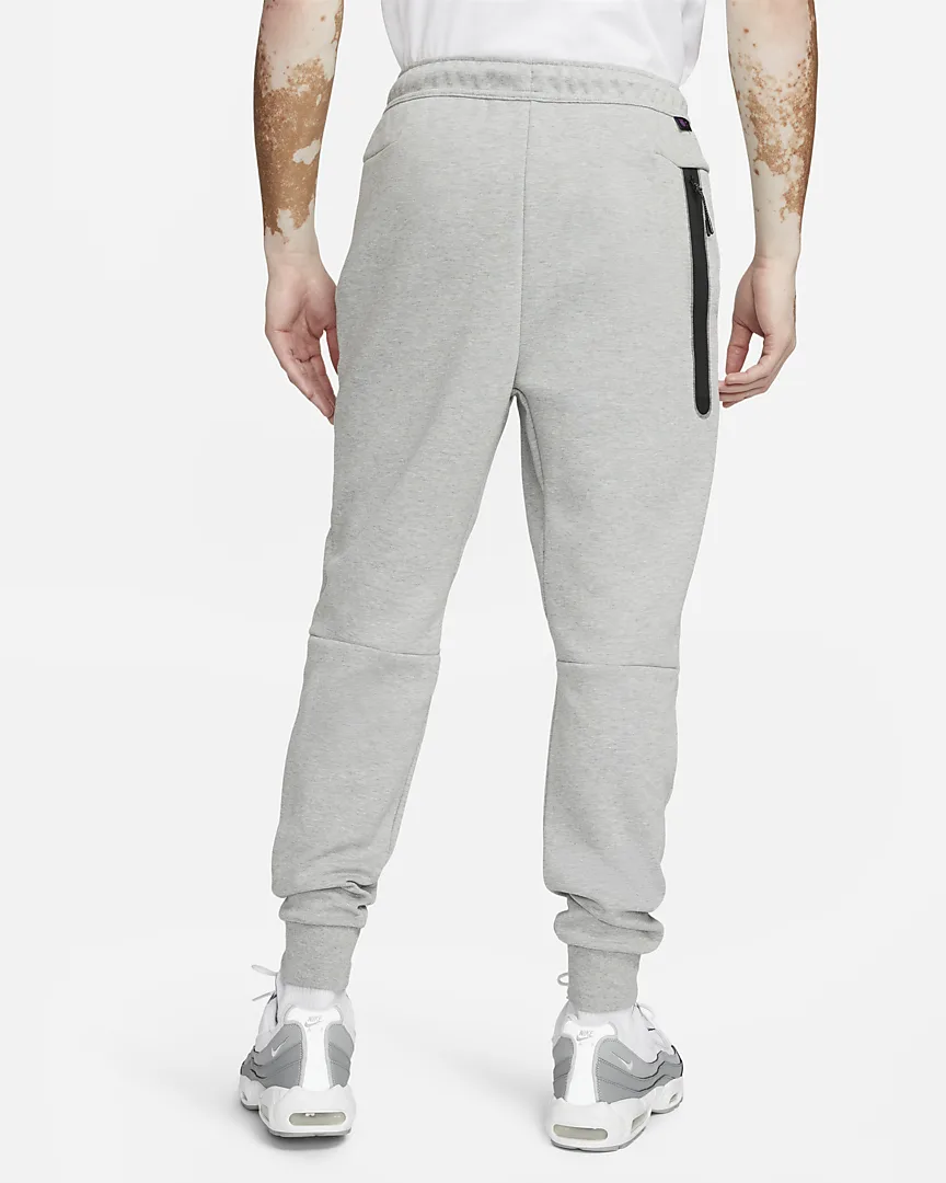 DN3089 B PANTALONE TECH FLEECE BARCELLONA UOMO NIKE