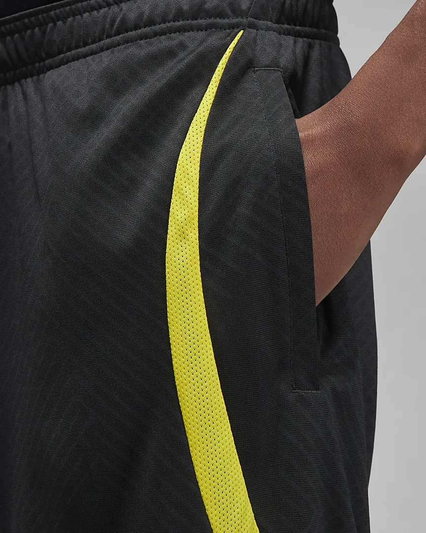 DR4666 C Short PARIS SAINT-GERMAIN Strike NIKE