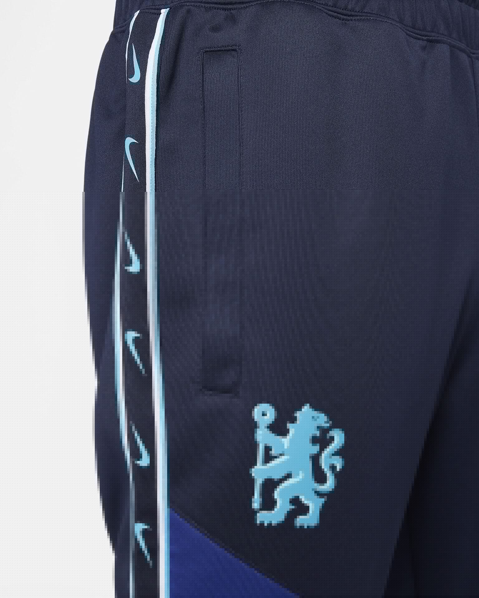 FB2325 C Pantaloni jogger CHELSEA Repeat NIKE