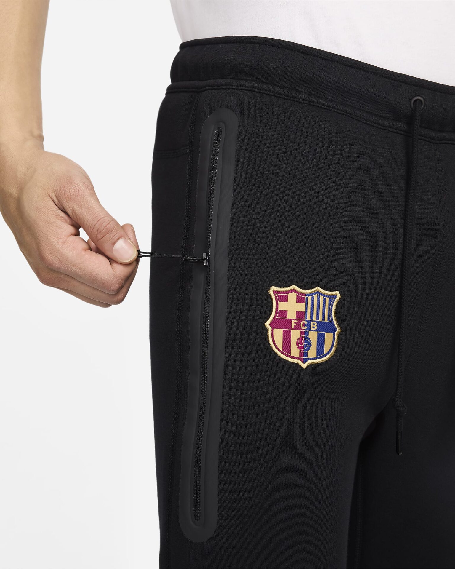 FN8487-010 D Pantaloni Tech Fleece FC BARCELONA NIKE 24/25