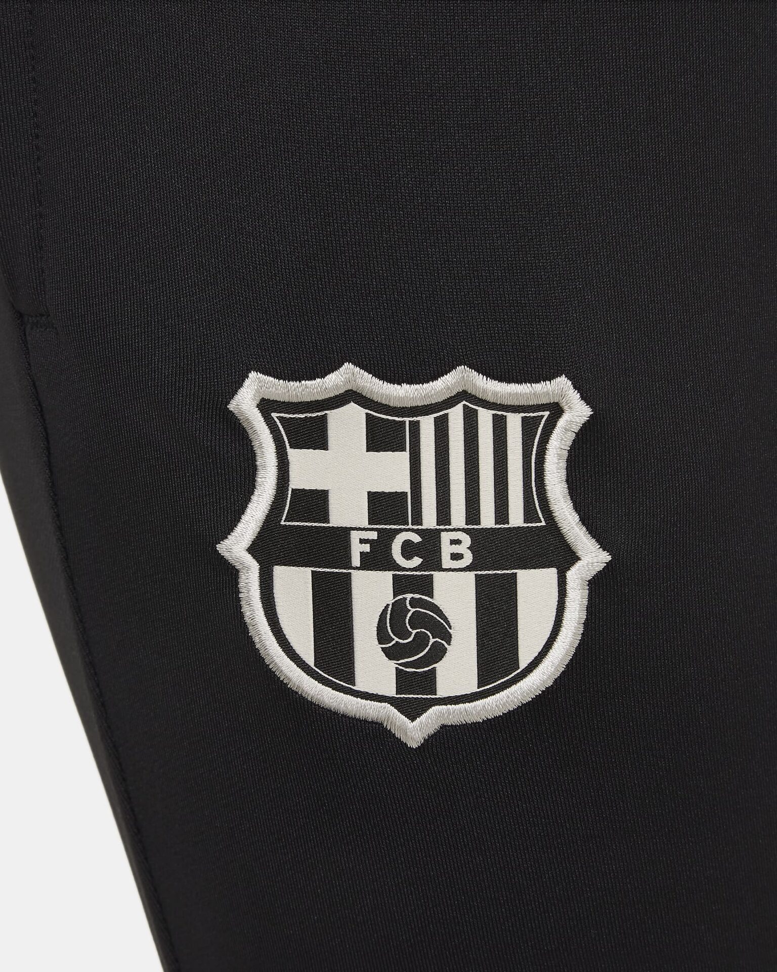 FN9964-010 D Pantaloni FC BARCELONA Strike NIKE 24/25 Junior