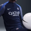 HJ7782-411 C Maglia allenamento Paris Saint-Germain Strike uomo NIKE 25/26