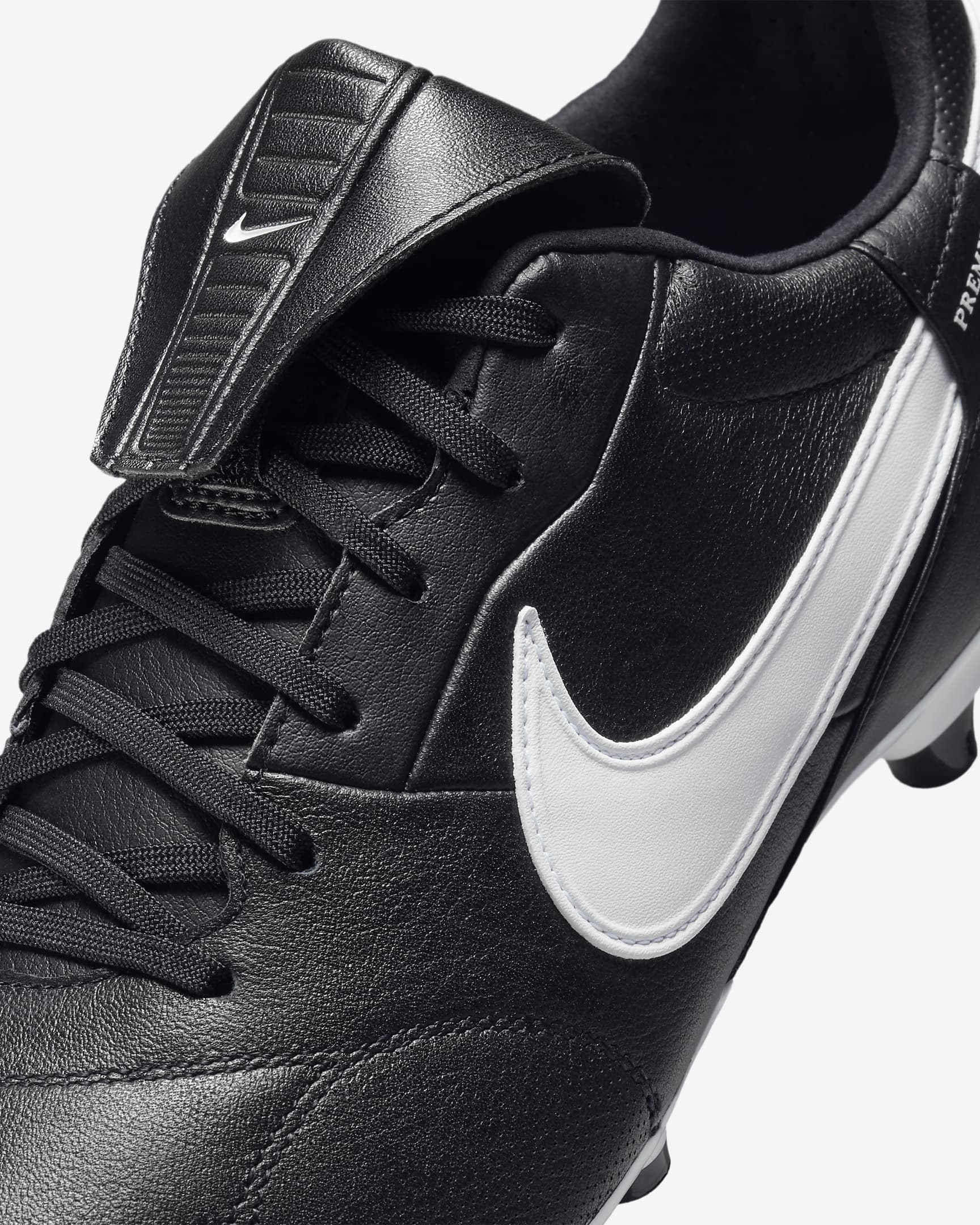 HM0265-002 I The NIKE Premier III FG