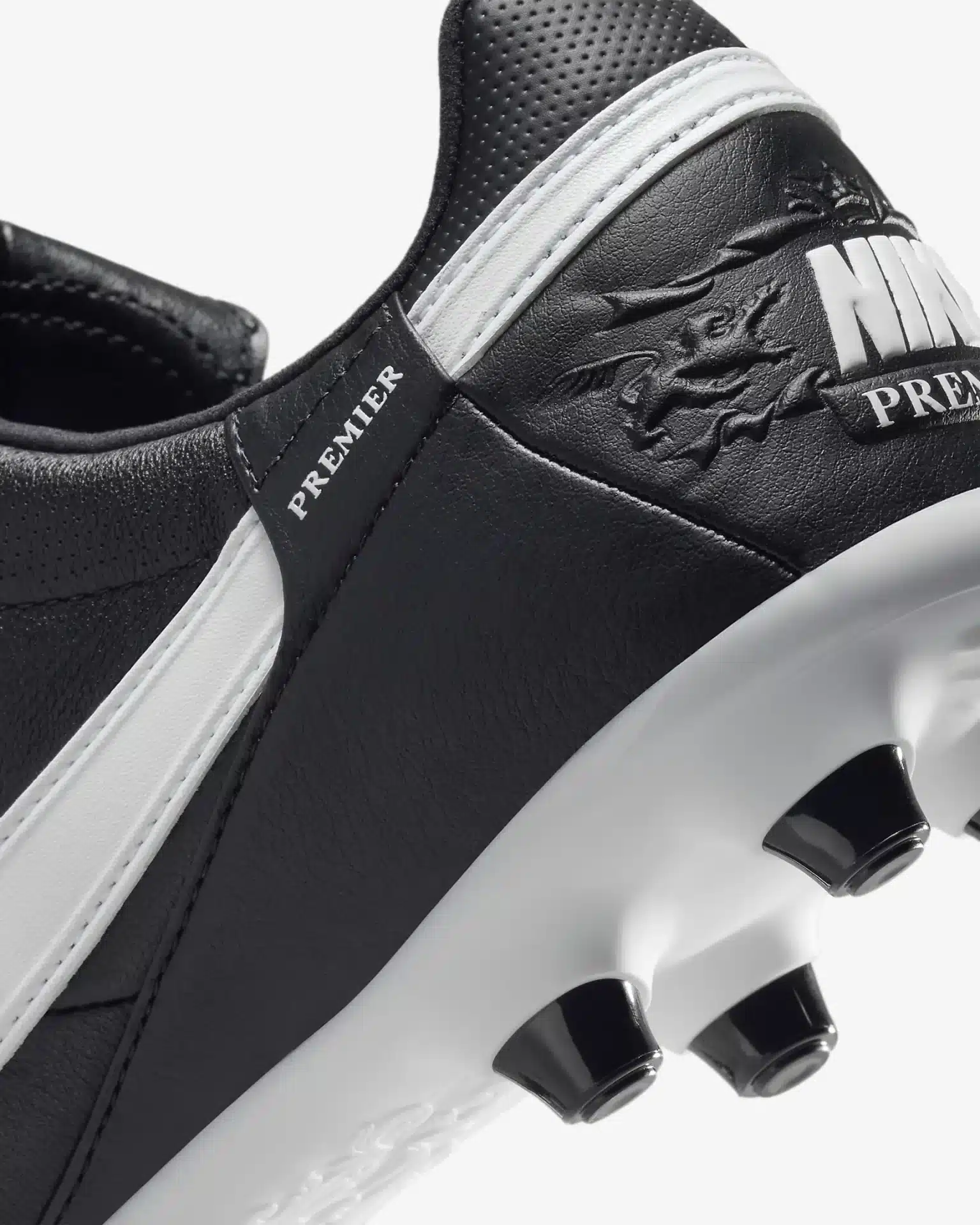 HM0265-002 L The NIKE Premier III FG