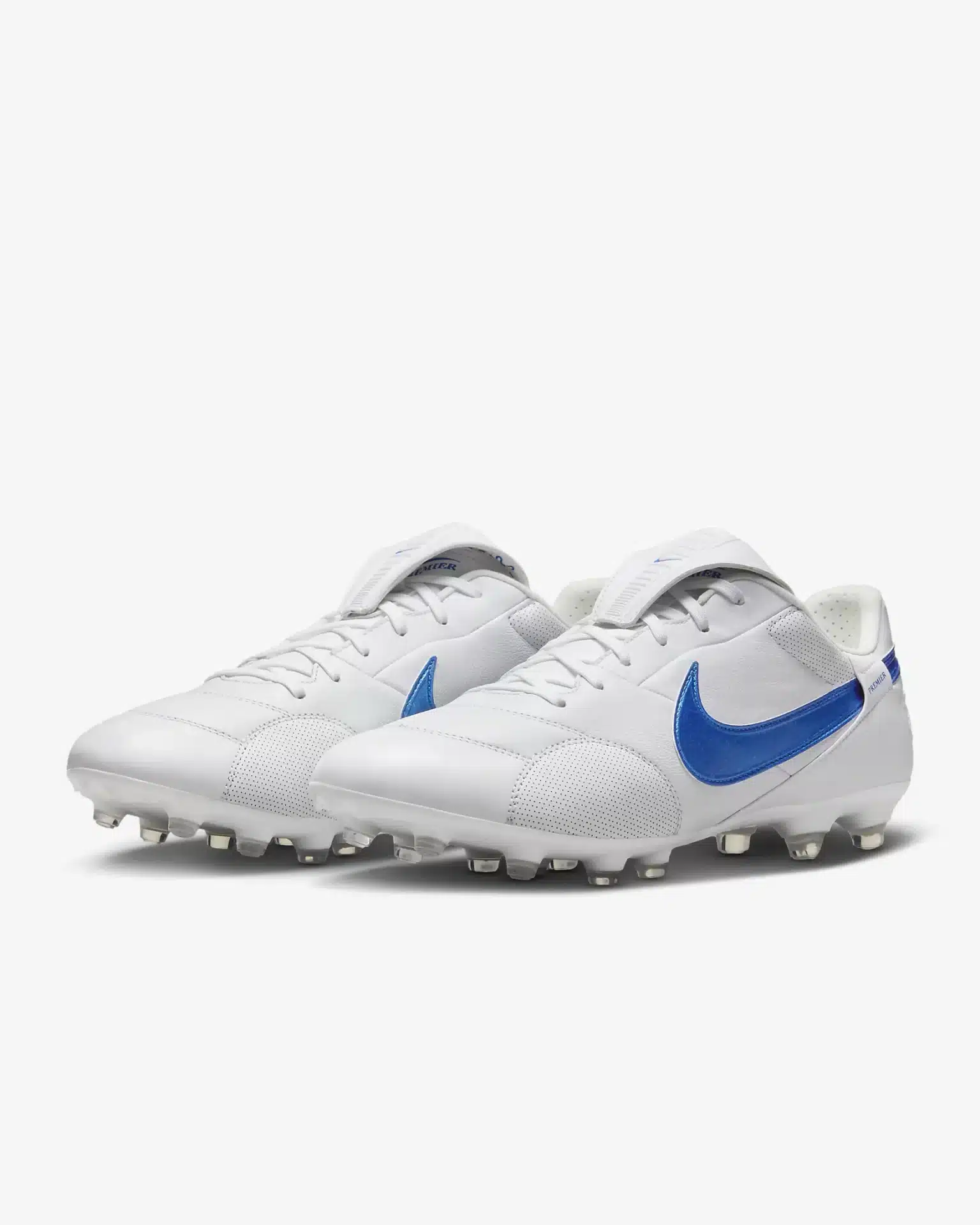 The NIKE Premier III FG Bianche