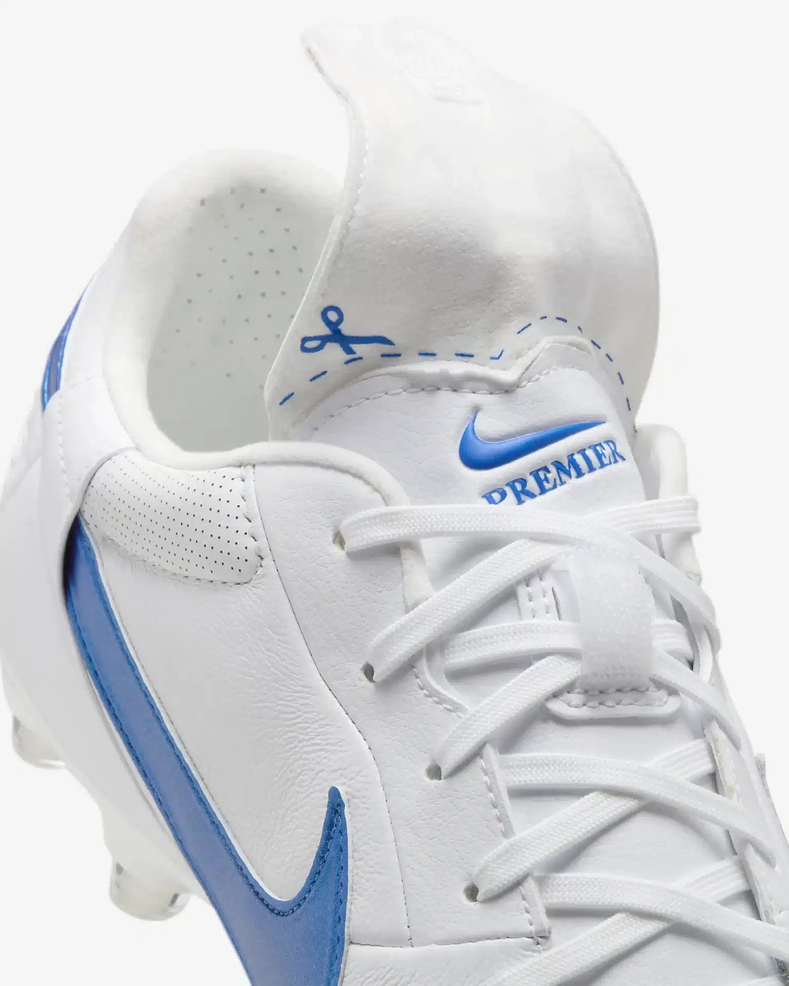 The NIKE Premier III FG Bianche