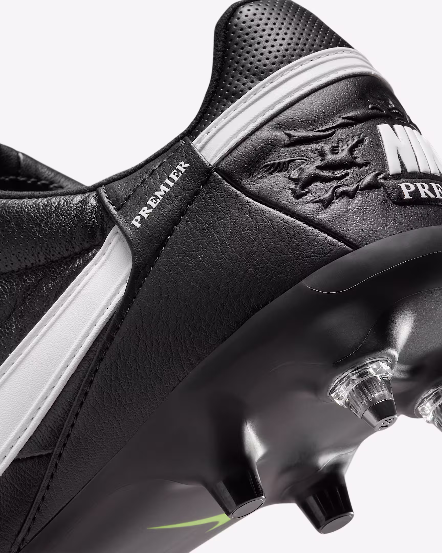HM0273-002 I The NIKE Premier III SG-PRO AC Black