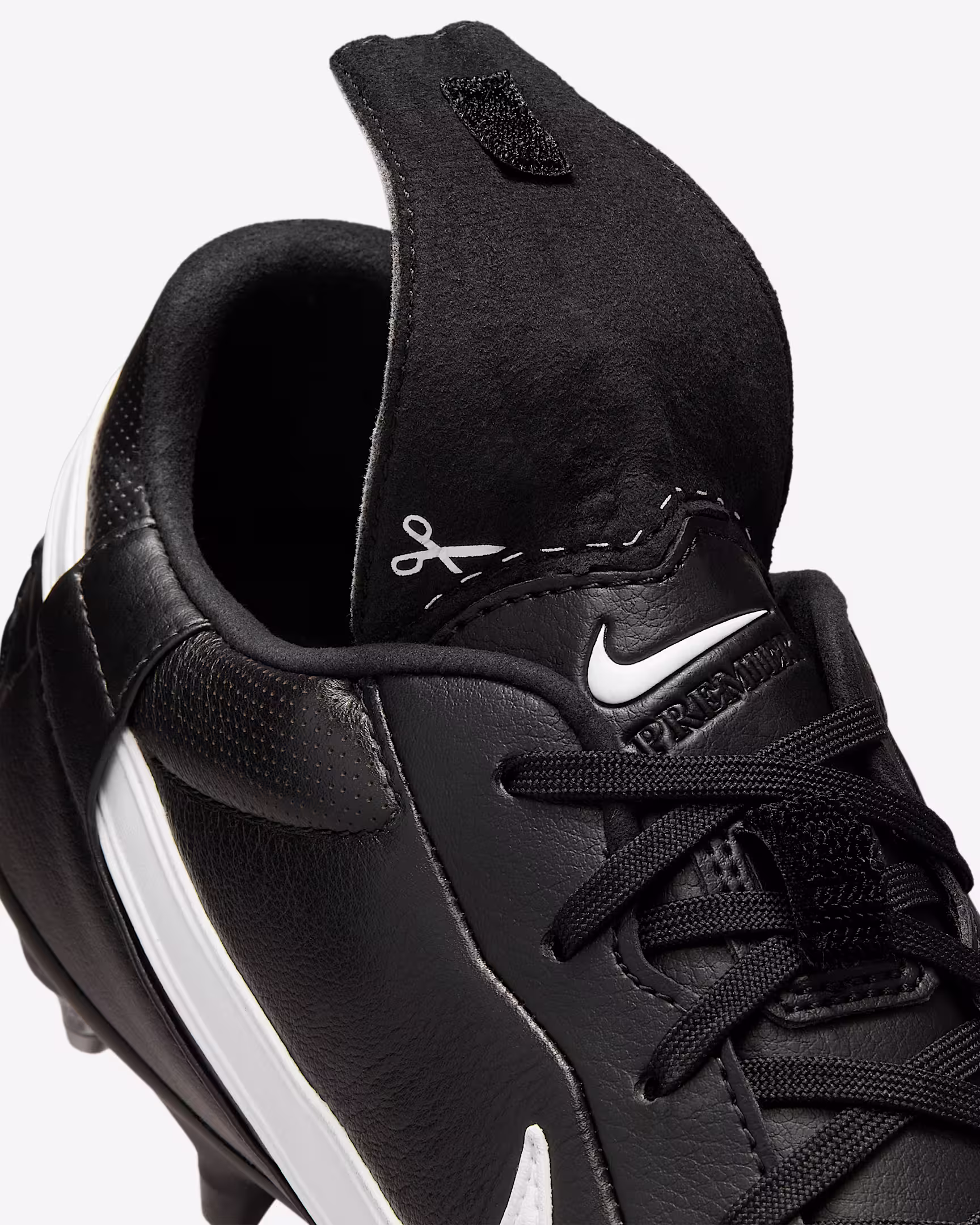HM0273-002 L The NIKE Premier III SG-PRO AC Black
