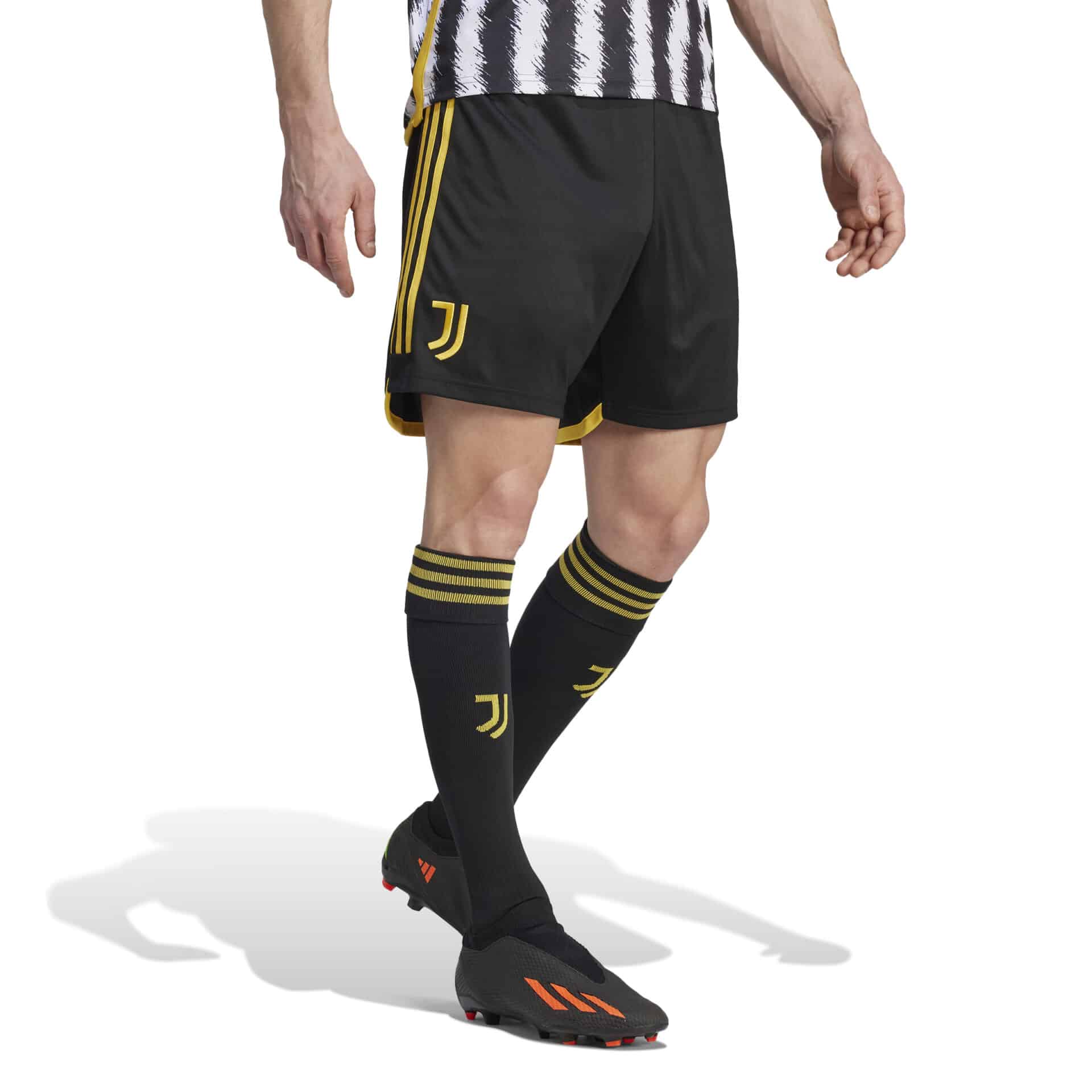 HR8254_3_APPAREL_On Model_Standard View_white Short HOME 23/24 JUVENTUS
