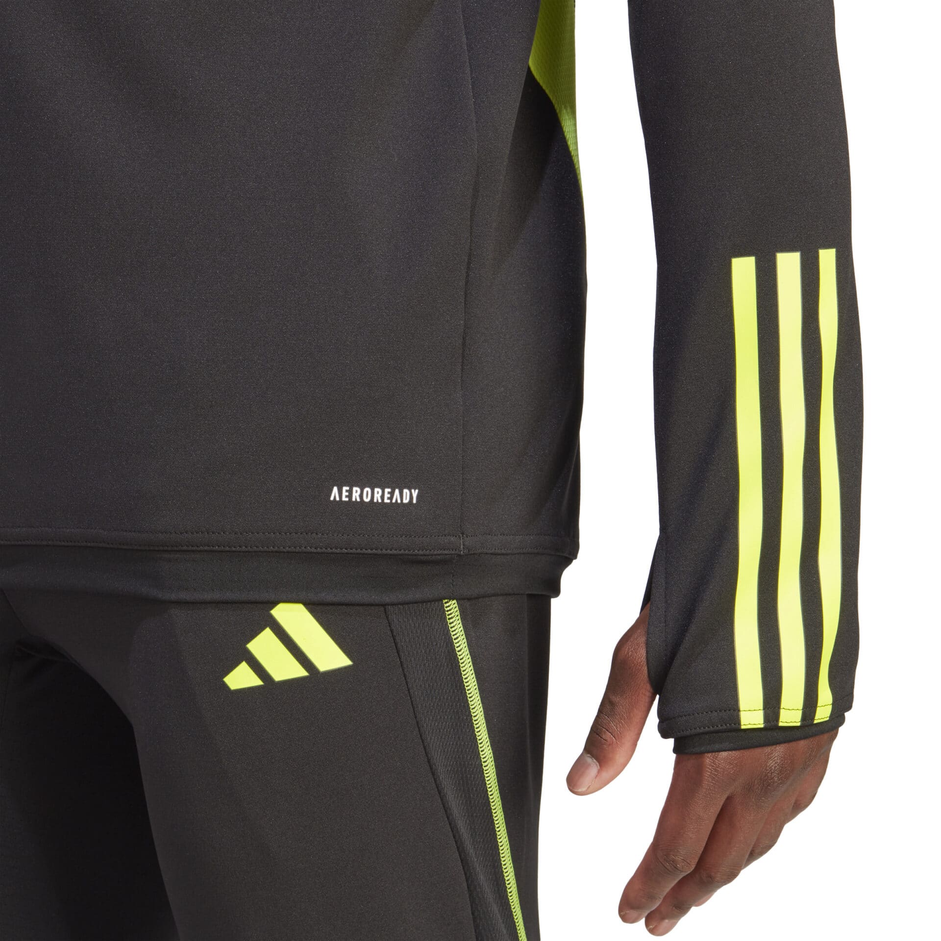 HZ2183_9_APPAREL_On Model_Detail View 2_white FELPA allenamento Tiro 23 ARSENAL FC
