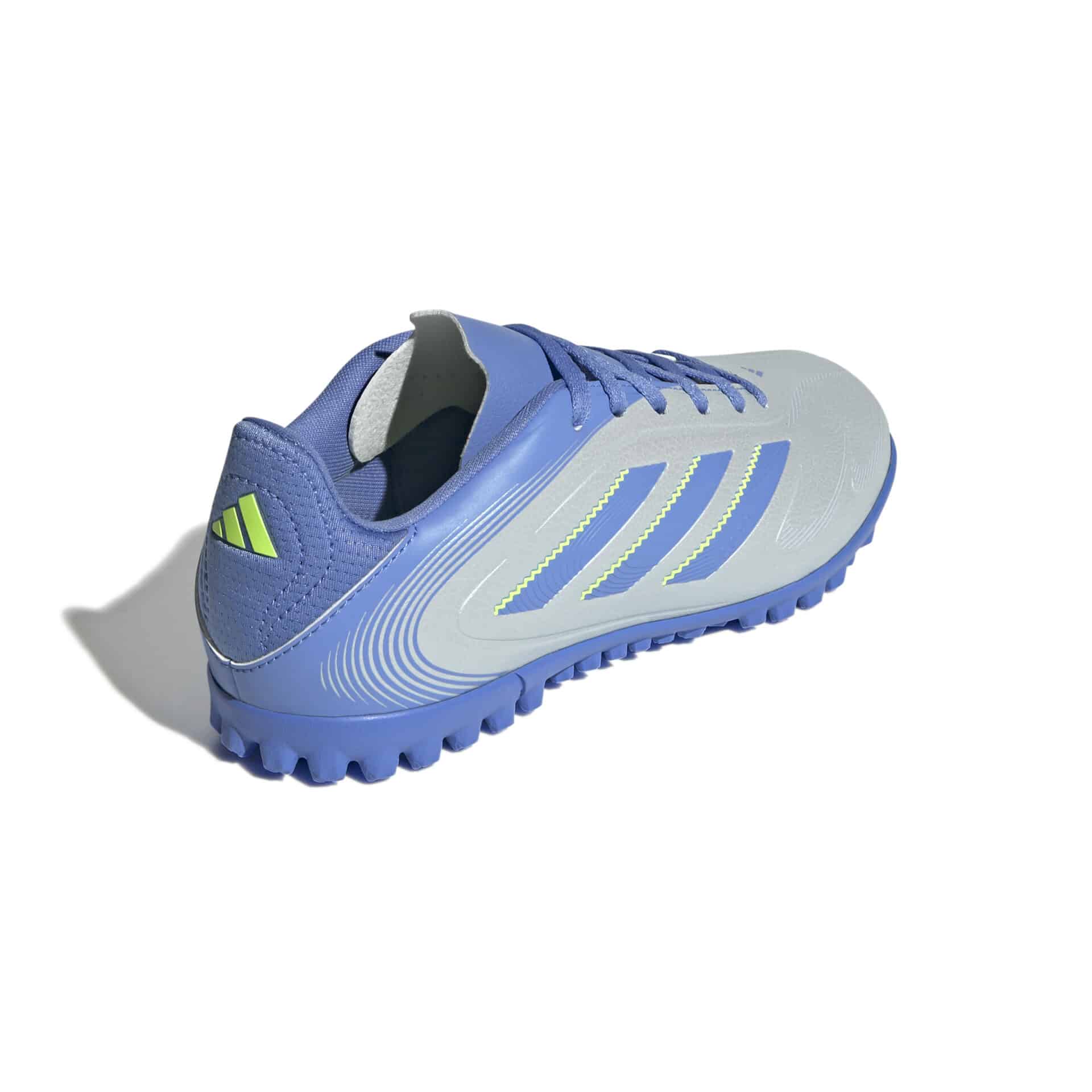 IE1186_6_FOOTWEAR_Photography_Back Lateral Top View_white SCARPE calcio COPA PURE 3 CLUB Halo Blue Junior