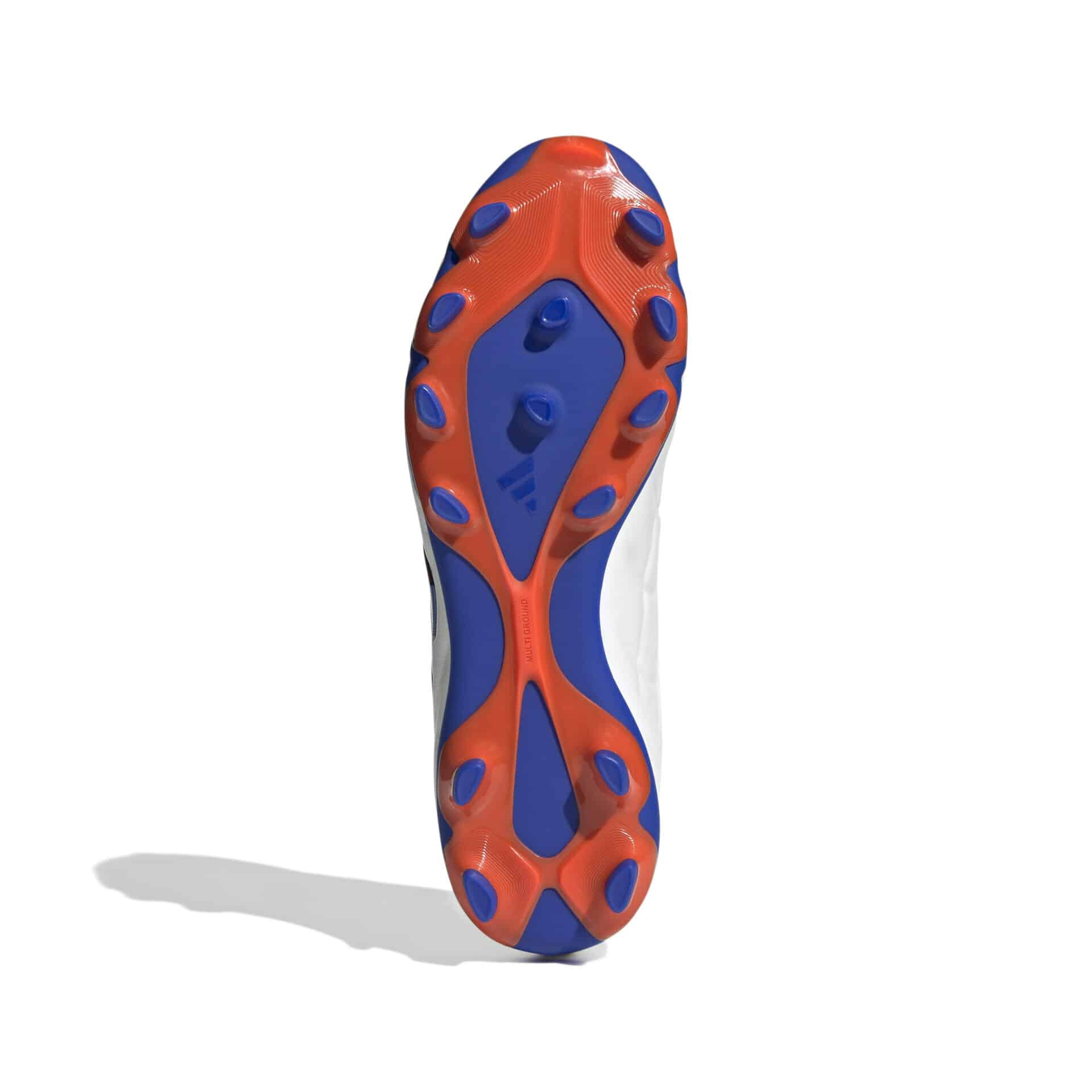 IG8686_3_FOOTWEAR_Photography_Bottom View_white Scarpa calcio COPA PURE 2 PRO MG