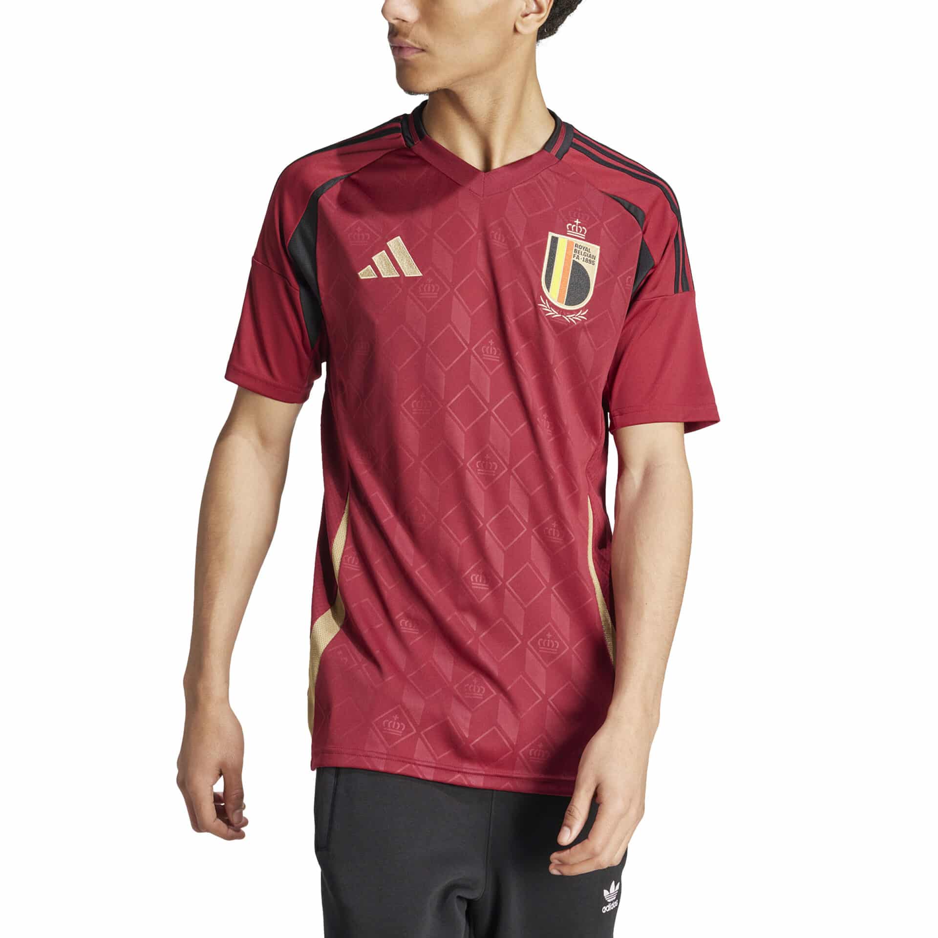 IQ0769_5_APPAREL_On Model_Front View_white ADIDAS Maglia Home 24 BELGIO