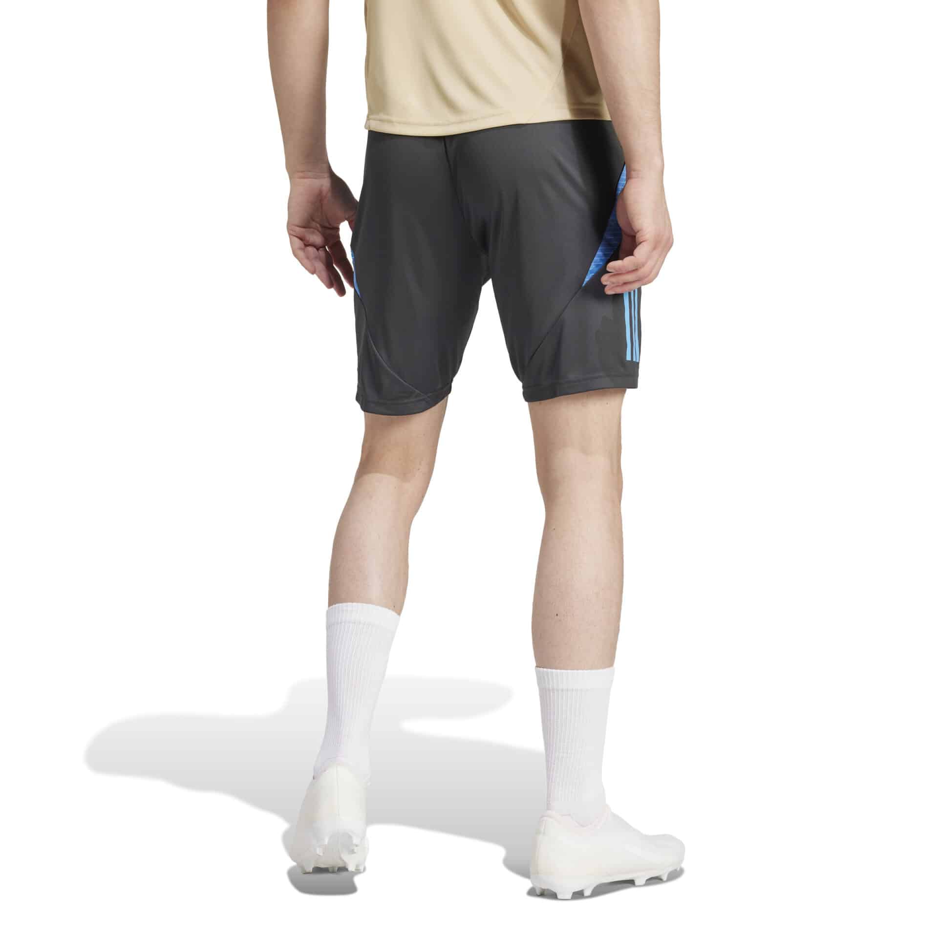 IQ0811_4_APPAREL_On Model_Back View_white ADIDAS Short Allenamento Tiro 24 ARGENTINA