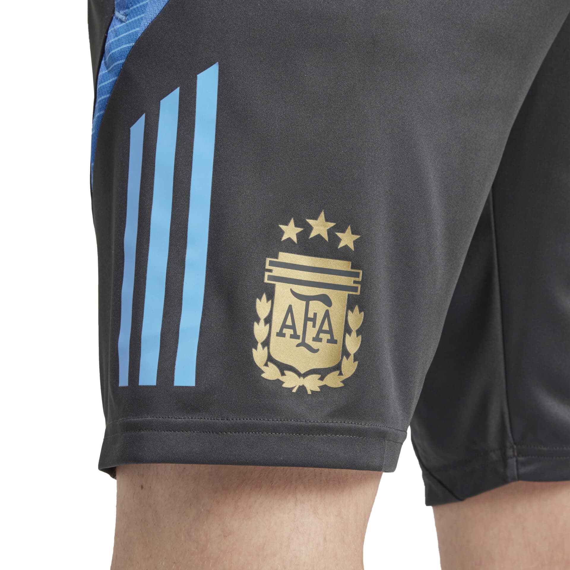 IQ0811_8_APPAREL_On Model_Detail View 2_white ADIDAS Short Allenamento Tiro 24 ARGENTINA