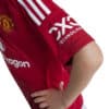 IT1972_6_APPAREL_On Model_Detail View 2_white Maglia Manchester United FC Home 24/25 Junior