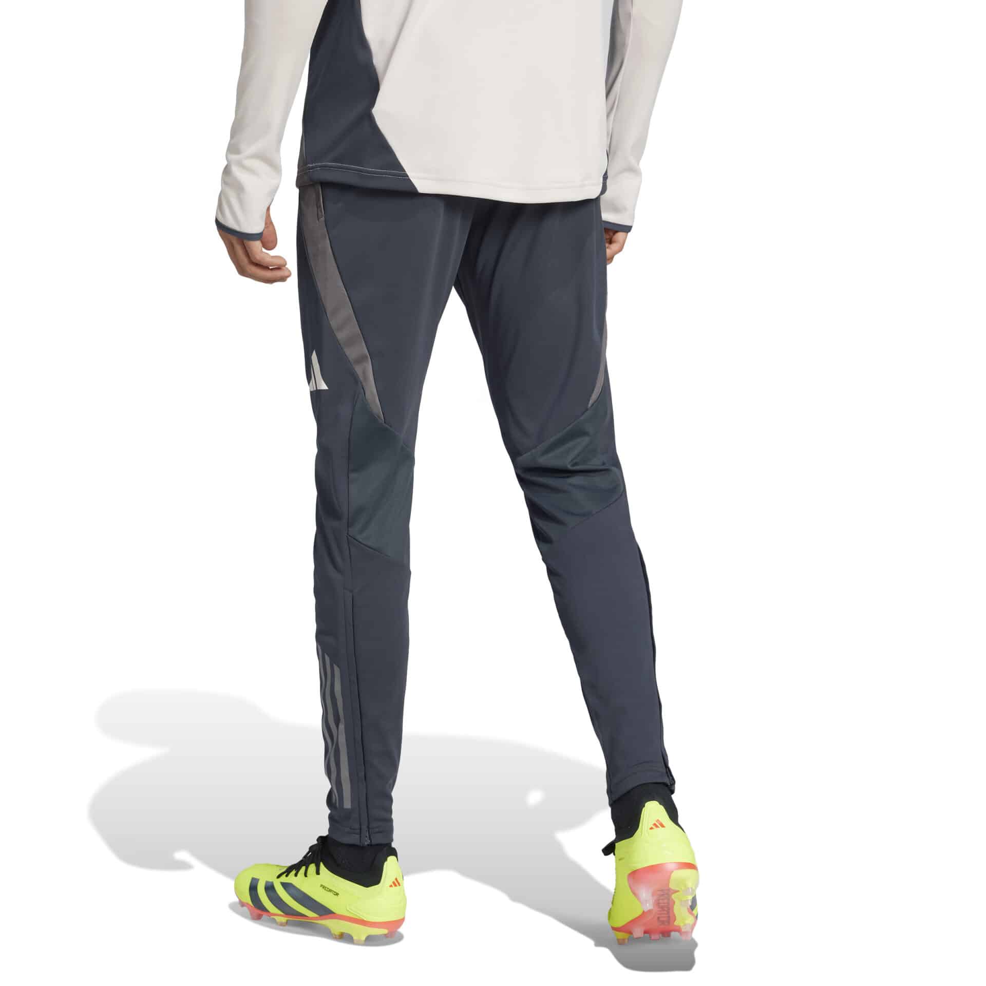 IT5096_4_APPAREL_On Model_Back View_white Pantaloni Allenamento Tiro 24 REAL MADRID
