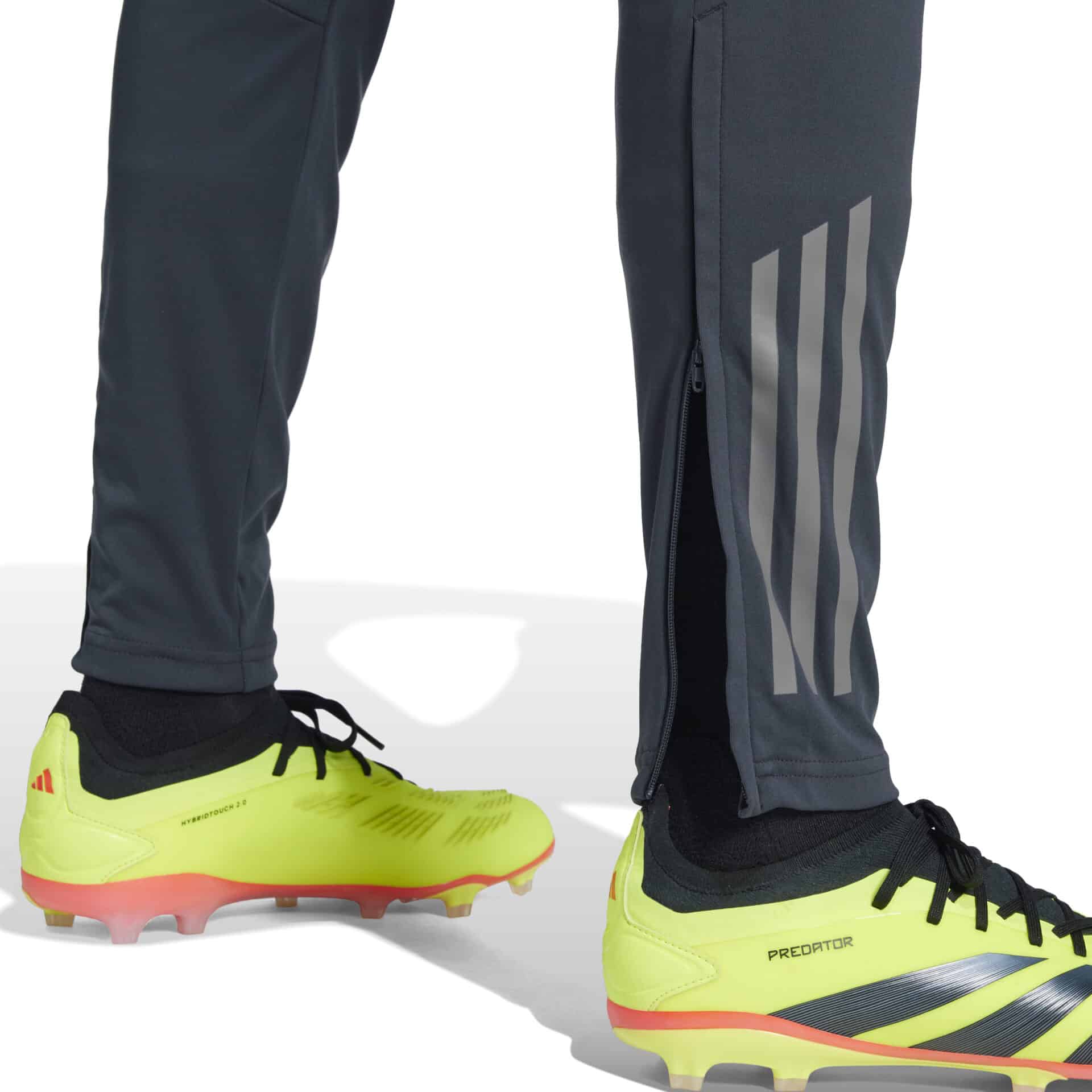 IT5096_8_APPAREL_On Model_Detail View 2_white Pantaloni Allenamento Tiro 24 REAL MADRID