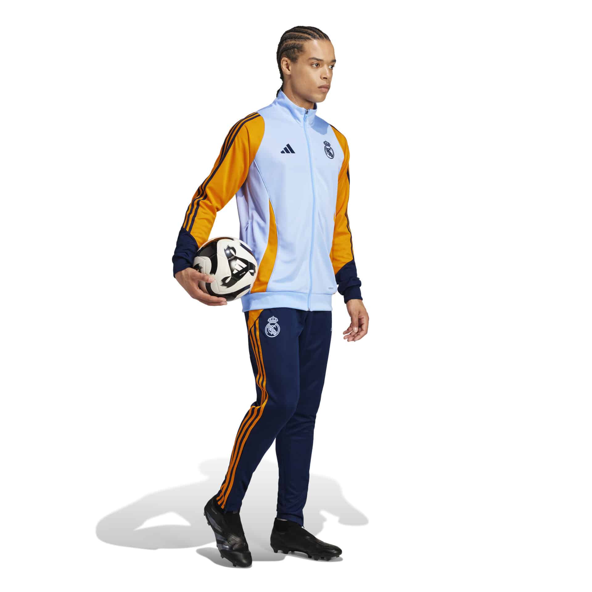 IT5131_7_APPAREL_On Model_Walking View_white Tuta Allenamento Tiro 24 Real Madrid