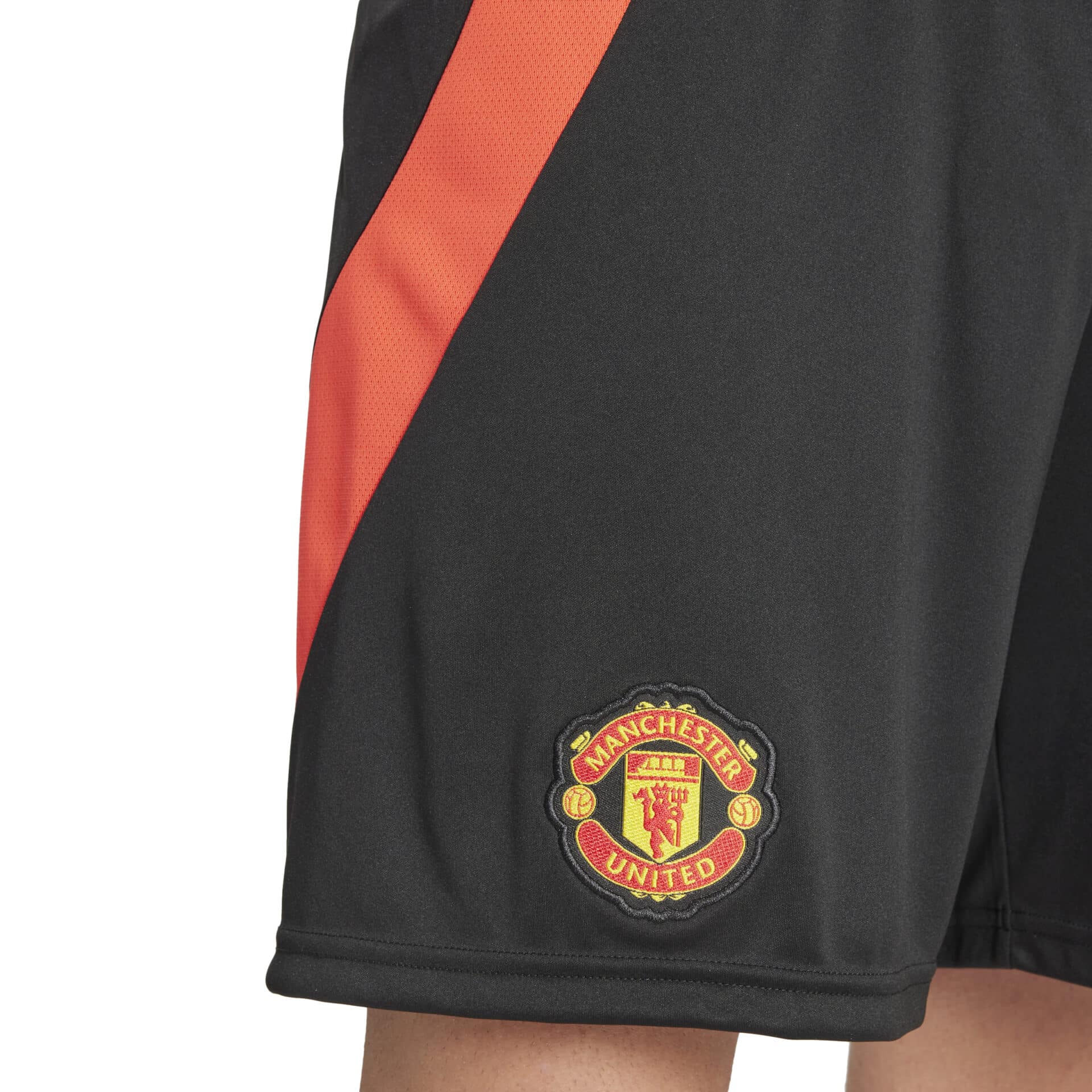 IU1394_7_APPAREL_On Model_Detail View 1_white Shorts Home Manchester United 24/25