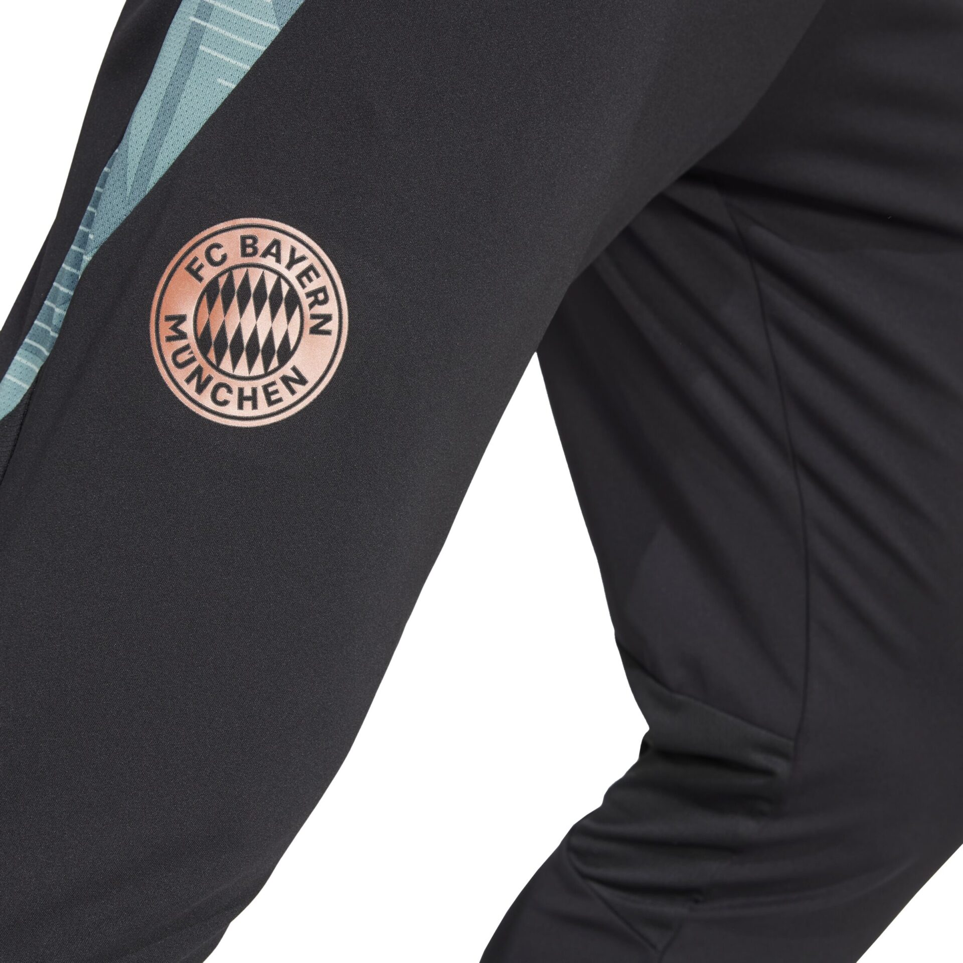 JI5265_7_APPAREL_On Model_Detail View 1_white Pantaloni Allenamento Tiro 24 FC Bayern München