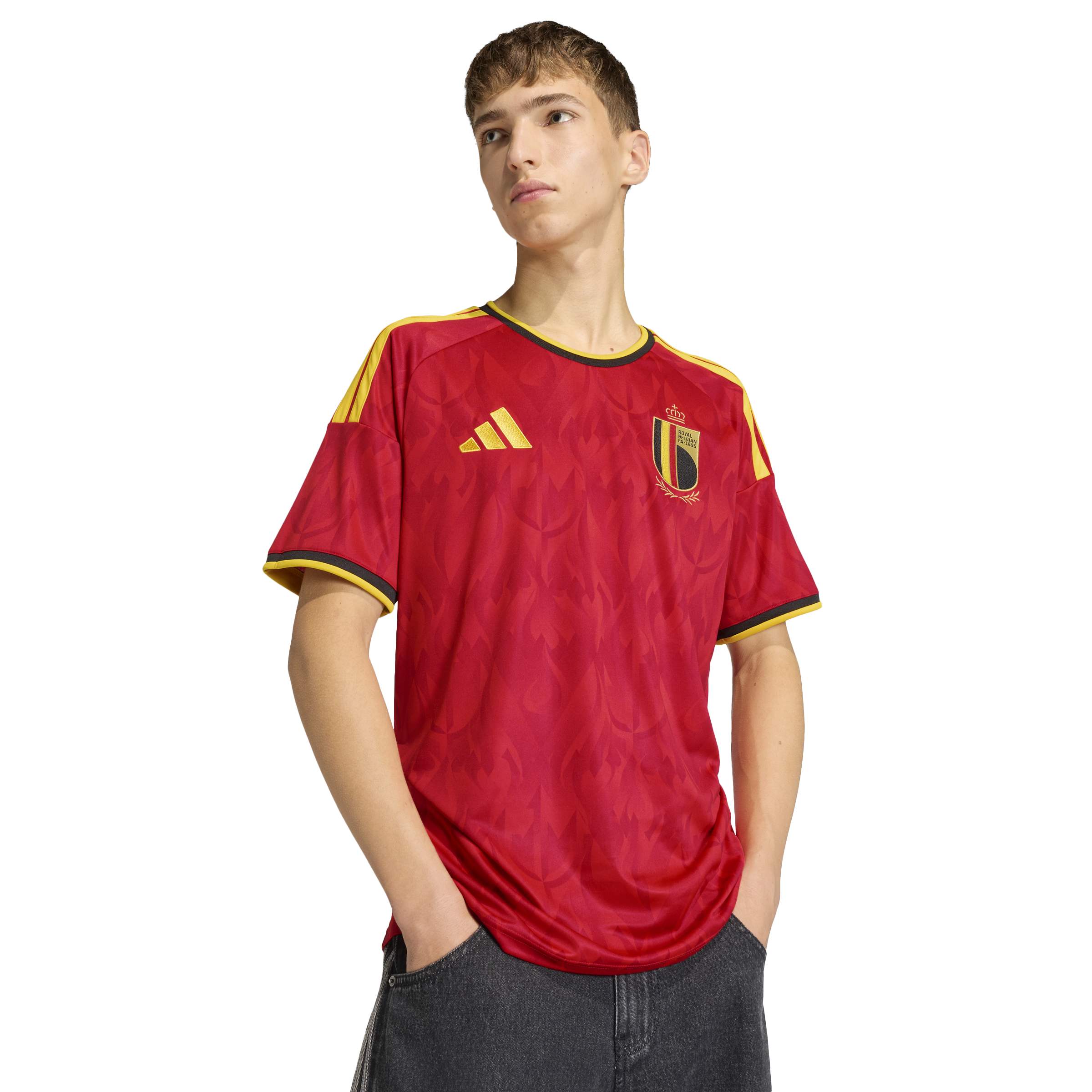 JM8381_6_APPAREL_On Model_Detail View 1_white ADIDAS Maglia Home 26 BELGIO