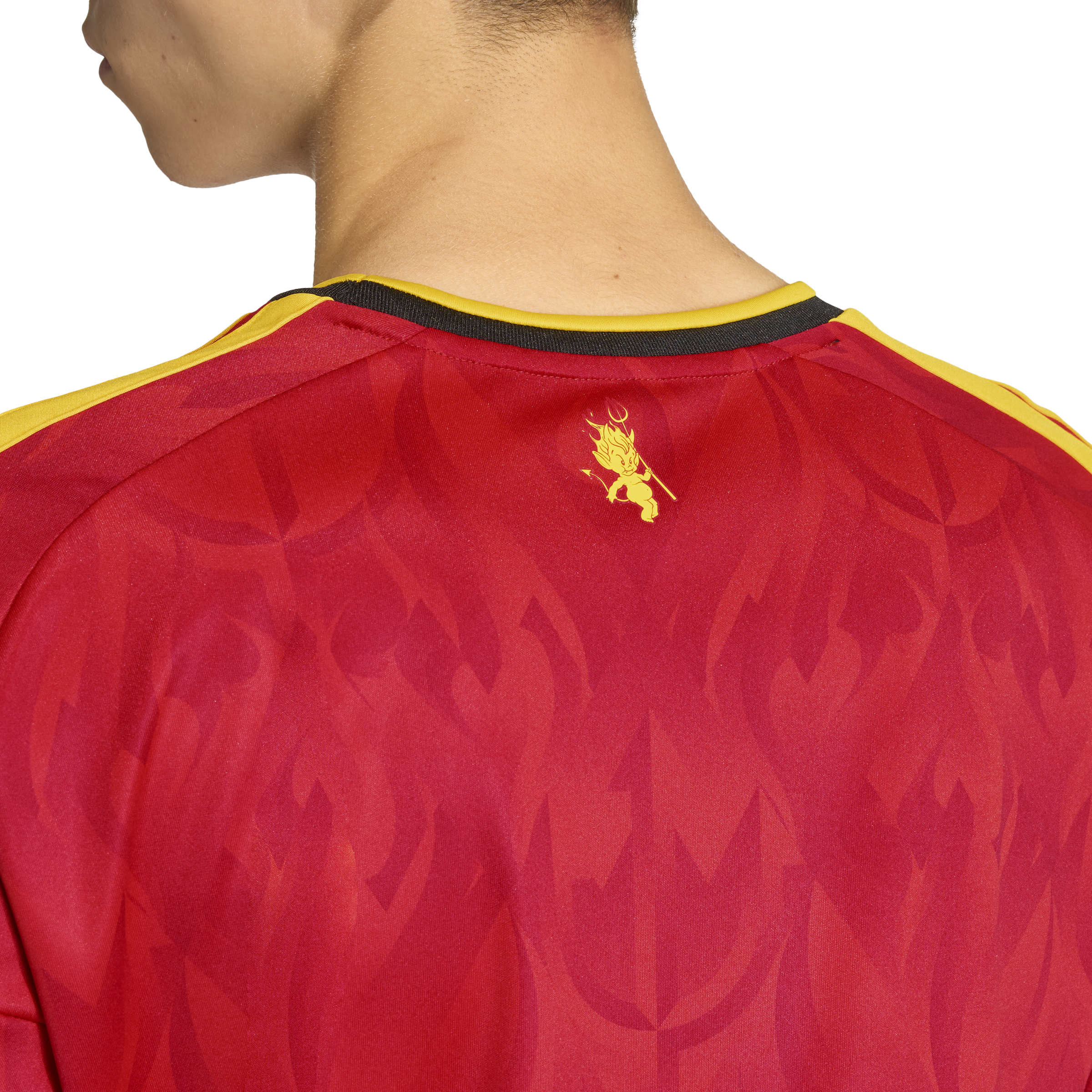 JM8381_7_APPAREL_On Model_Detail View 2_white ADIDAS Maglia Home 26 BELGIO