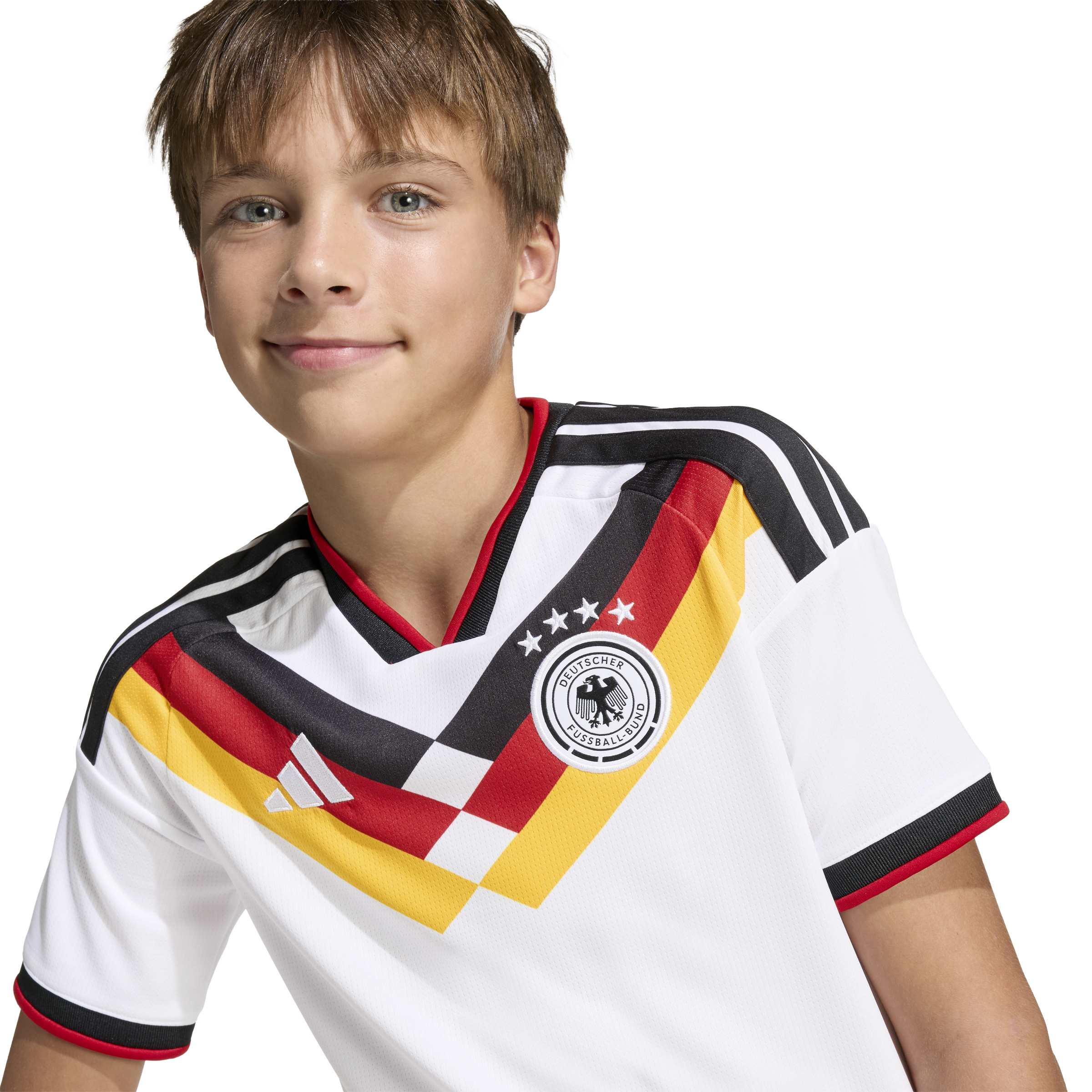 JZ4560_6_APPAREL_On Model_Detail View 1_white ADIDAS Maglia Home GERMANIA 26 Junior
