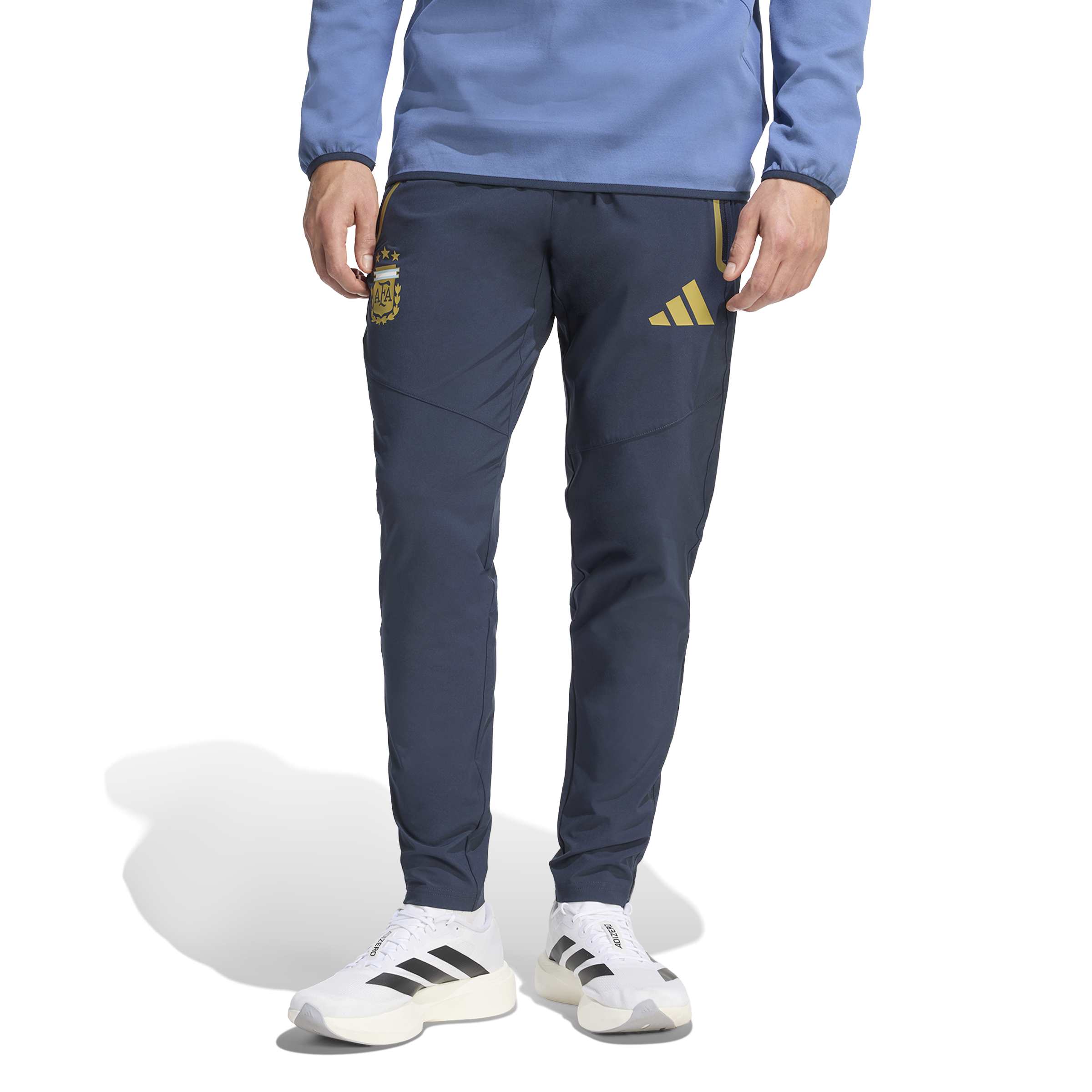 JZ6314_2_APPAREL_On Model_Standard View_white ADIDAS Pantaloni tuta Travel 26 ARGENTINA
