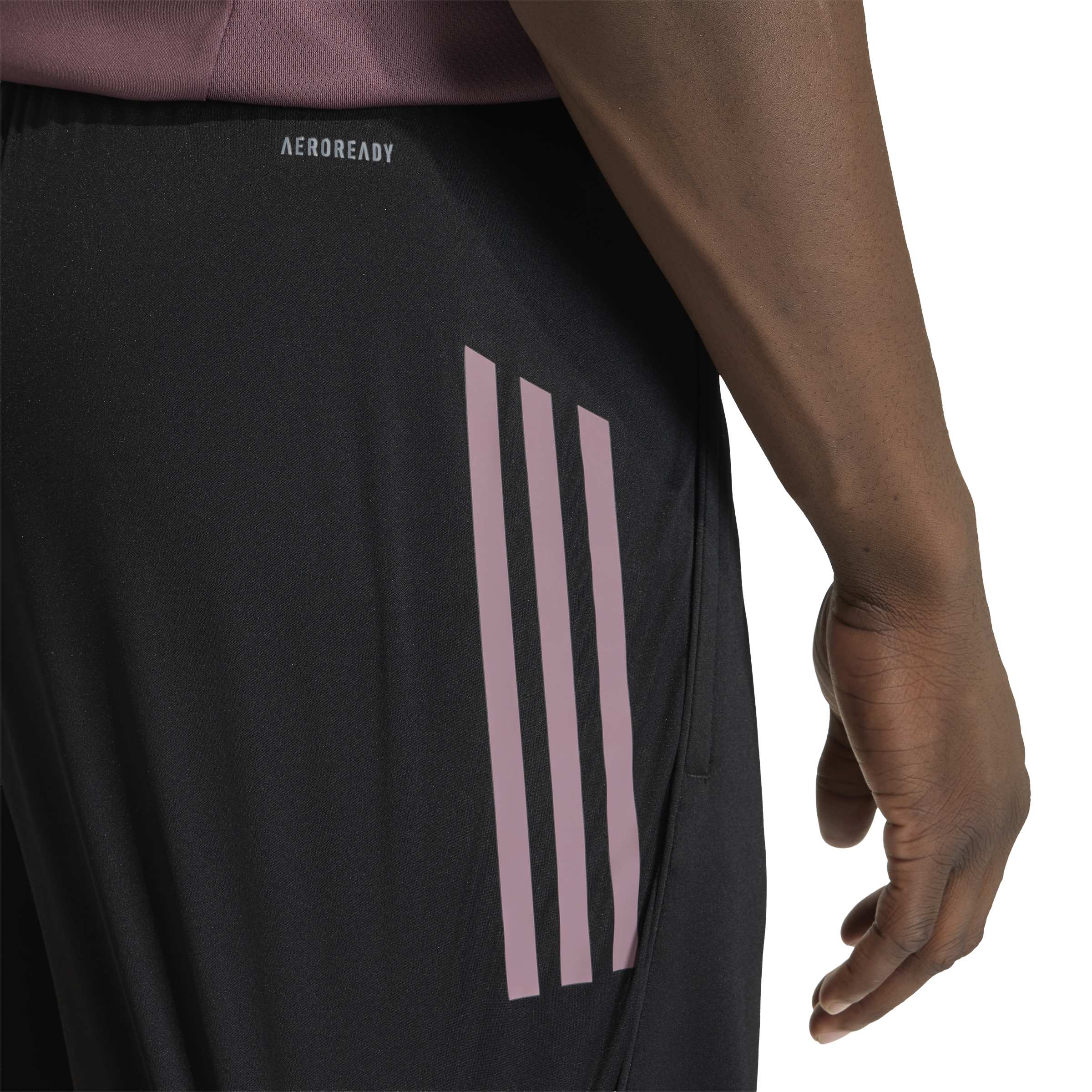 JZ9013_5_APPAREL_On Model_Detail View 2_white Short Allenamento 25/26 REAL MADRID