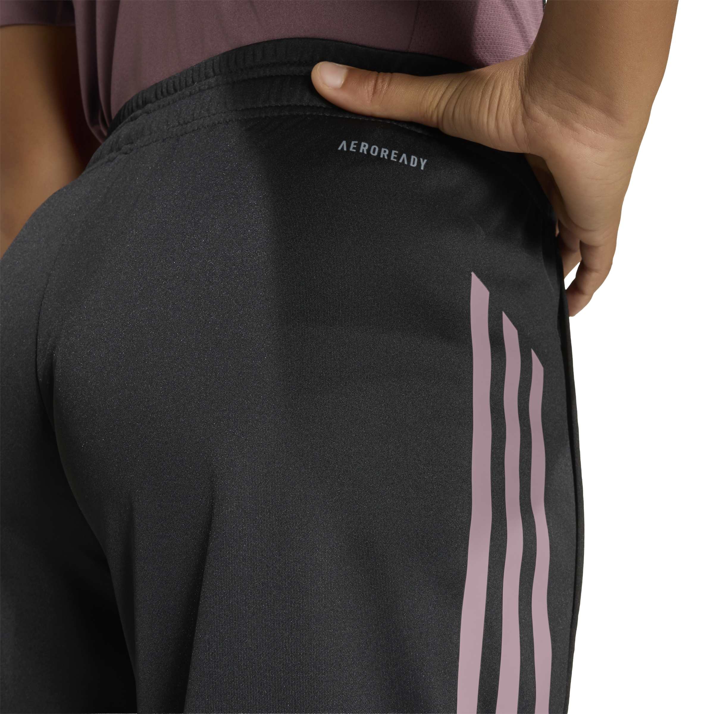 JZ9014_6_APPAREL_On Model_Detail View 2_white SHORT Allenamento 25/26 REAL MADRID Junior
