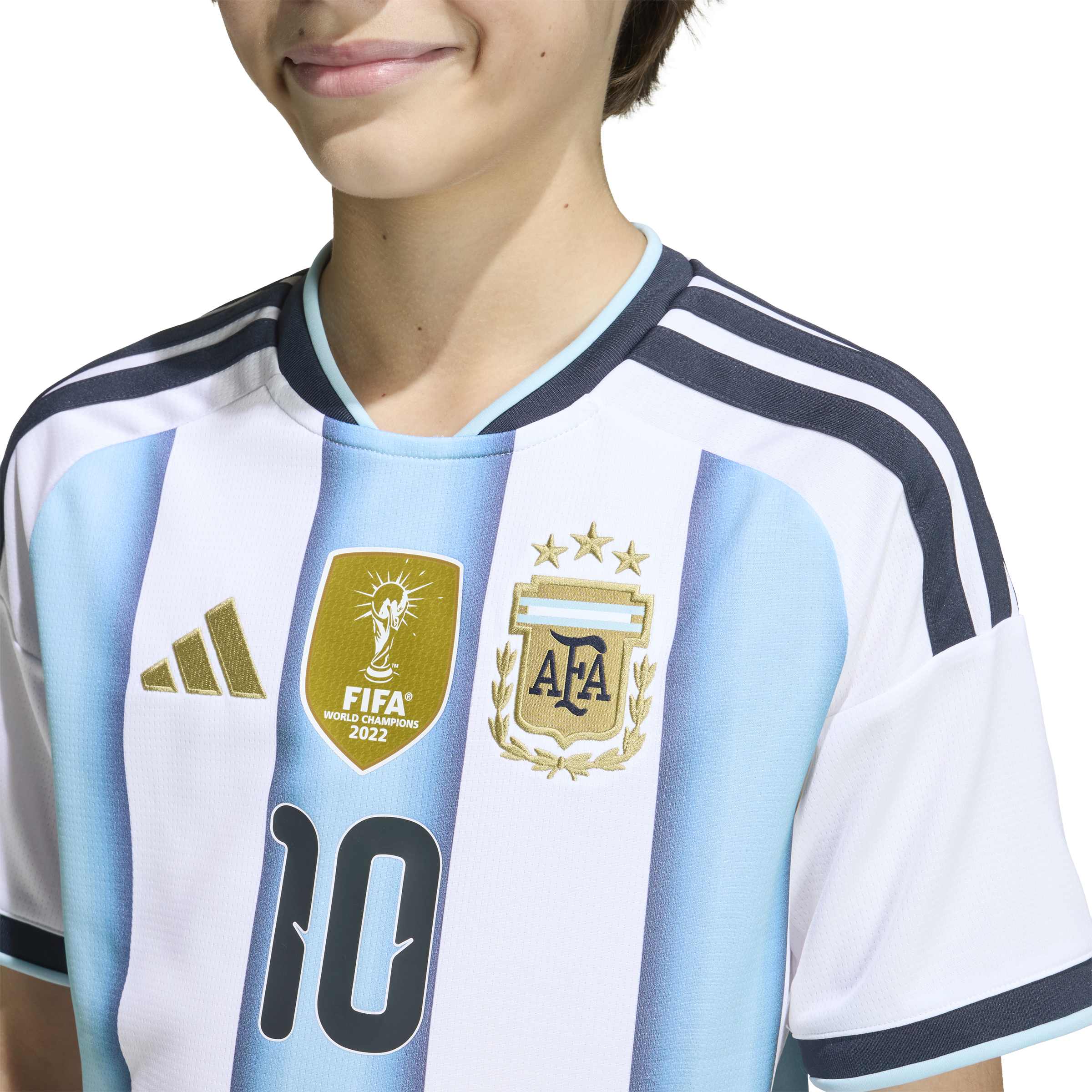 KA8115_6_APPAREL_On Model_Detail View 1_white ADIDAS Maglia Home 26 MESSI ARGENTINA Junior