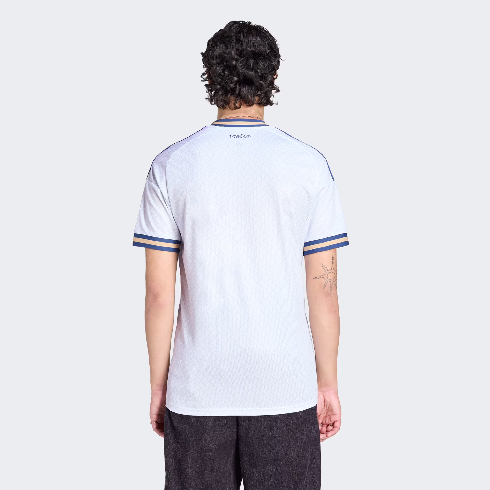 Maglia_Away_Italia_26_Blu_KC8704_23_hover_model