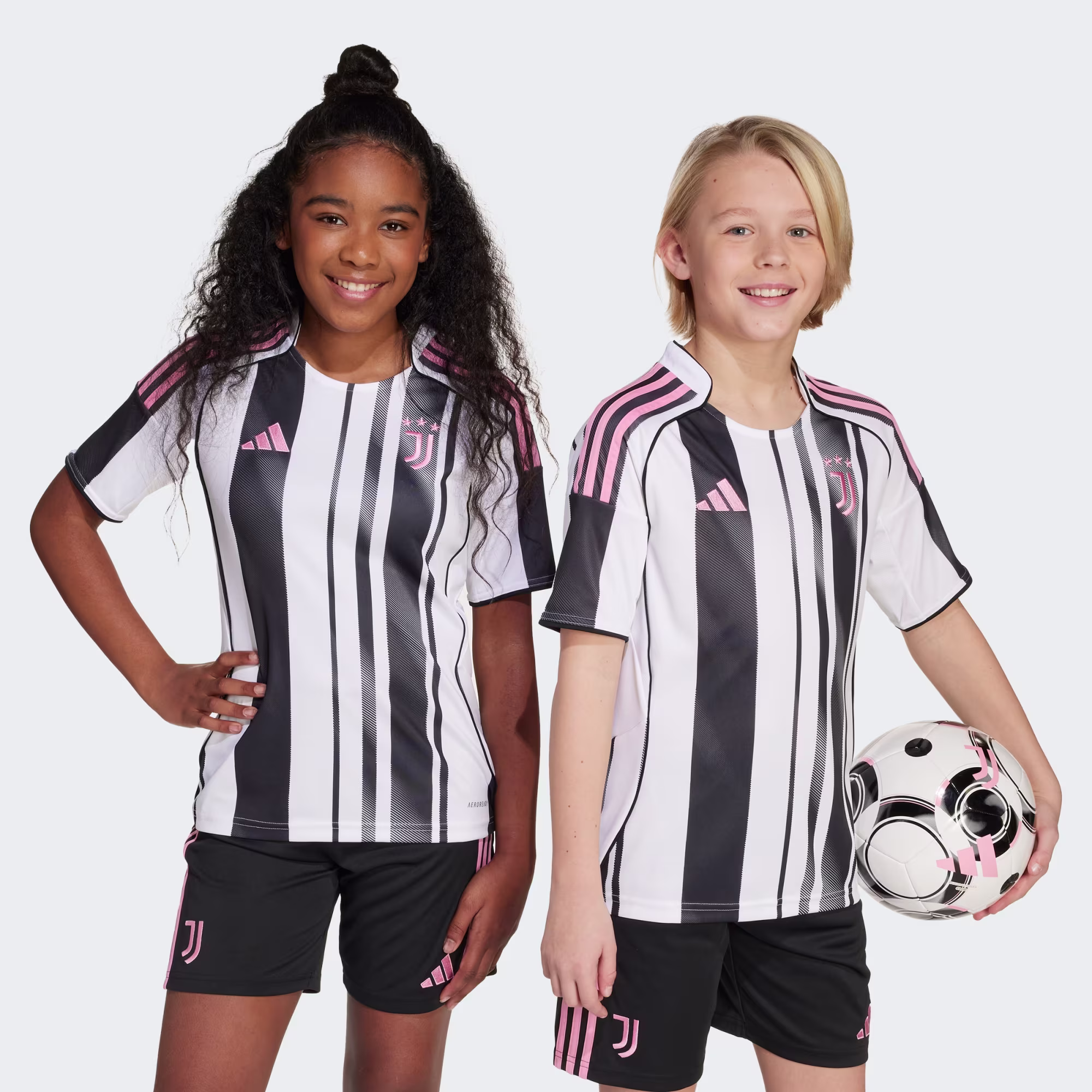 Maglia_Home_25-26_Junior_Juventus_Bianco_JN5237_21_model Maglia HOME 25/26 JUVENTUS JUNIOR