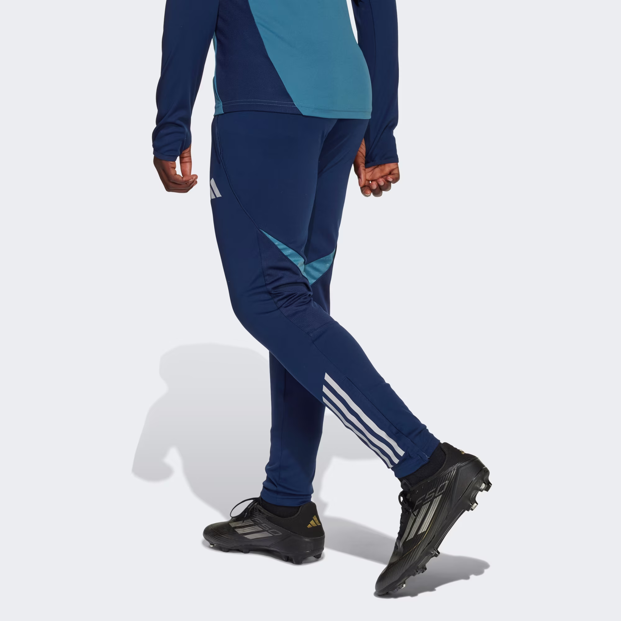 Pantaloni_da_allenamento_Tiro_25_Competition_Junior_Arsenal_FC_Blu_JJ1814_23_hover_model Pantaloni allenamento Tiro 25 Arsenal FC Junior