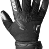 Reusch Attrakt Freegel Infinity 5570735 7700 black front GUANTO portiere ATTRAKT FREEGEL INFINITY REUSCH Black