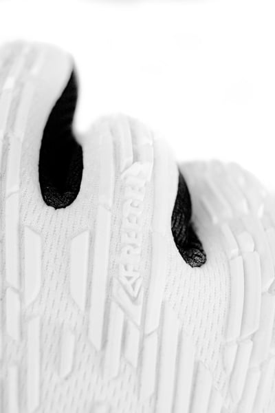 Reusch Attrakt Freegel Silver 5470035 1101 white black 4 Guanto portiere REUSCH ATTRAKT FREEGEL SILVER White