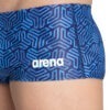 Short a vita bassa Arena Tessuto MaxLife 100% resistente al cloro si asciuga rapidamente e ti protegge dai raggi solari misurano 14 cm, hanno una vestibilità fit a vita bassa e aderiscono laccetto interno Foderato sul davanti