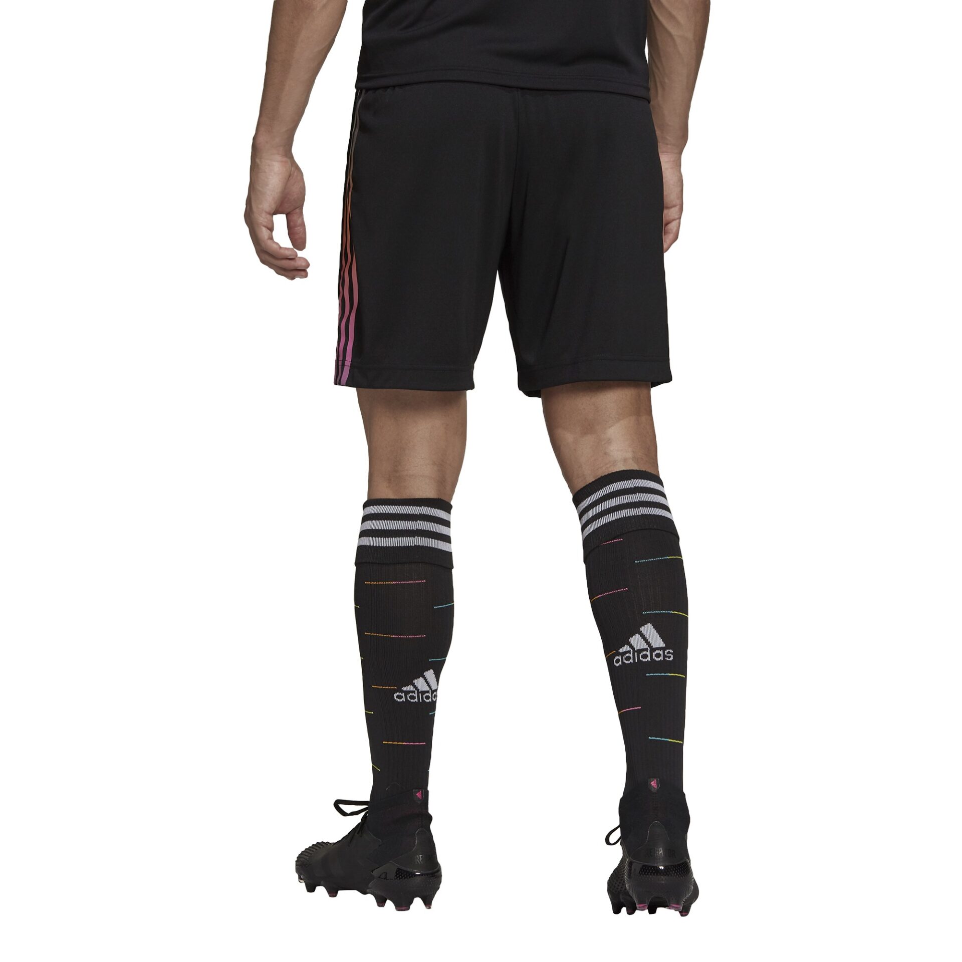 GM7171_APP_on-model_back_white SHORTS CALCIO JUVENTUS AWAY 21/22 INDOSSATO DIETRO