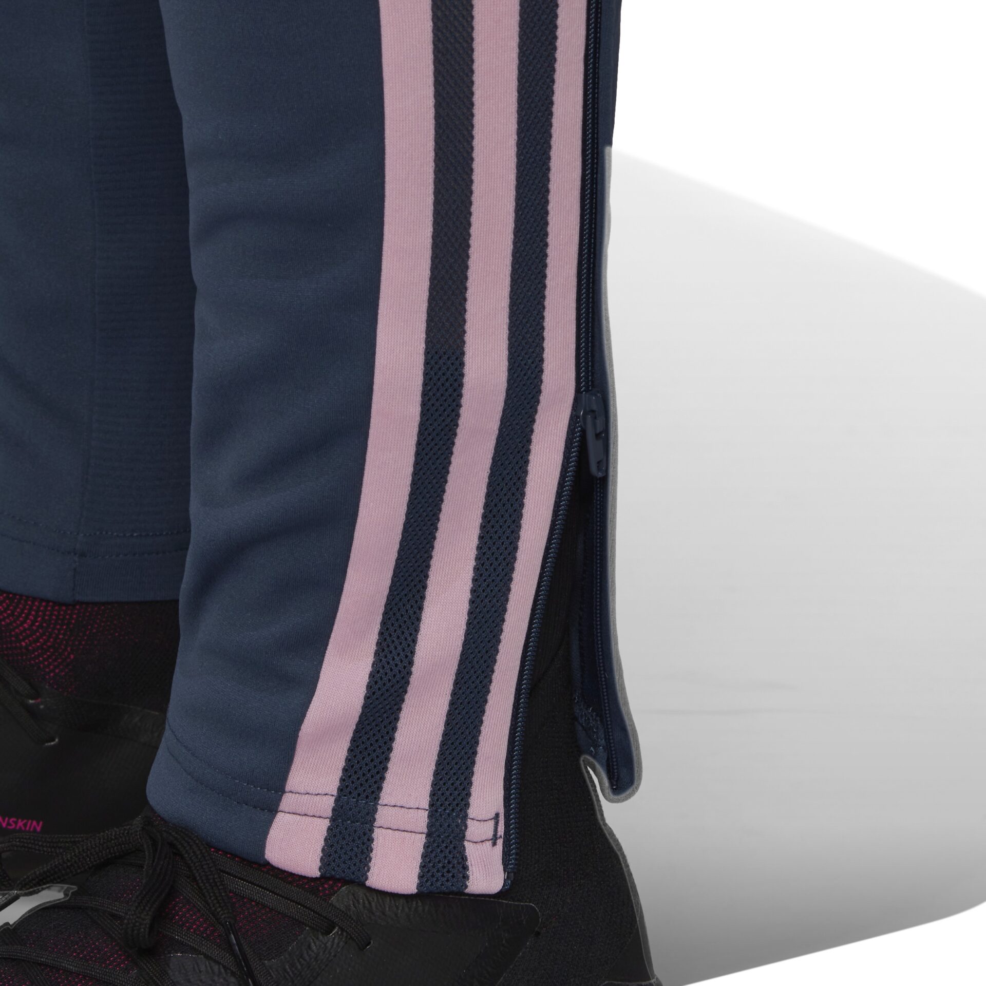 Pantaloni allenamento Condivo 22 Arsenal FC DETTAGLIO FONDO GAMBA